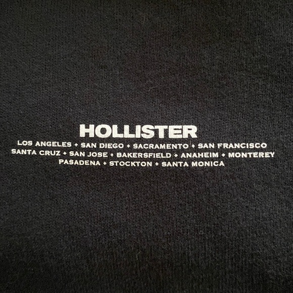 Black Cropped Quarter-Zip | Hollister - Picture 2 of 3